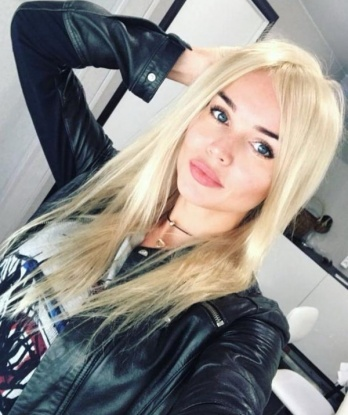 У меня широкий спектр услуг, которые я предлагаю: 💋 классический и оральный секс, 👠 эротический массаж, 👙 стриптиз и ролевые игры. Мои мягкие руки и горячие губы принесут тебе массу удовольствия. Доверься мне и я покажу тебе настоящий рай! 💫 У меня есть положительные отзывы от довольных клиентов, которые подтверждают мою искренность и профессионализм. Обязательно пришлю тебе свои фото, чтобы ты увидел, какая я сексапильная и соблазнительная. Жду твоего звонка, чтобы ты мог насладиться мной в Москве! 💕 Ярослава